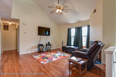 703 Daffodil Dr, Jackson, NJ 08527 photo 4