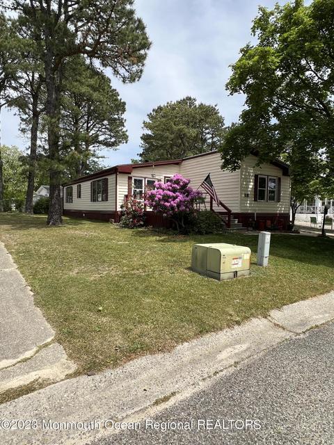 18 Ann Ct, Barnegat, NJ 08005