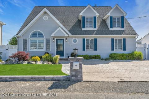 727 Phoebe St, Toms River, NJ 08753