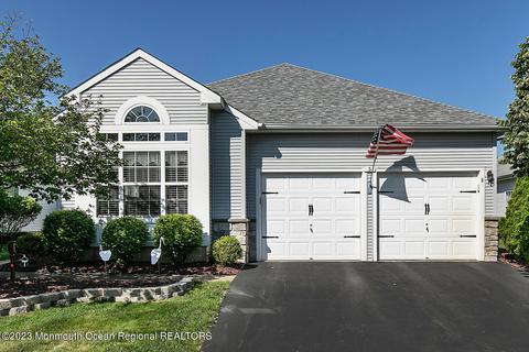5 Rochford Dr, Manchester, NJ 08759