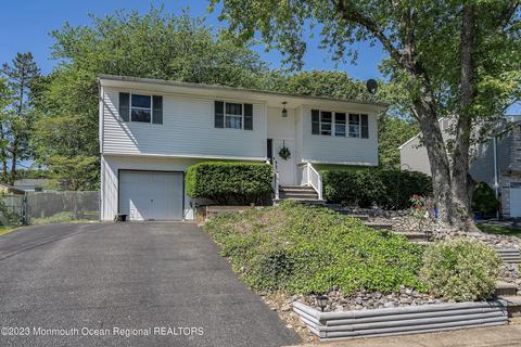 595 Karen Ln, Brick, NJ 08724