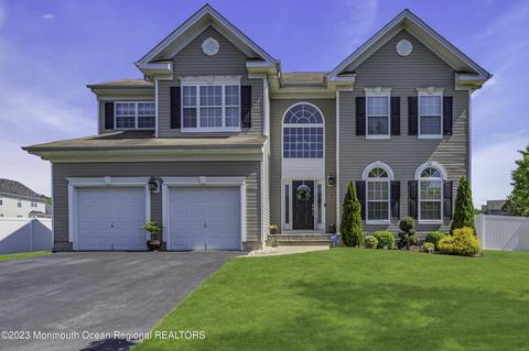 19 Victoria Cir, Jackson, NJ 08527