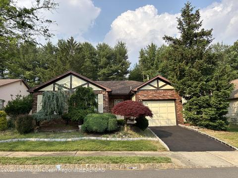 74 Peasley Dr, Marlboro, NJ 07746