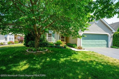 94 Foxwood Rd, Lakewood, NJ 08701