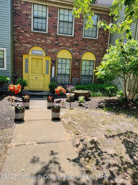 42 Jason Ct, Lakewood, NJ 08701