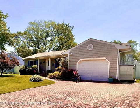 3226 Mattapan Ave, Point Pleasant, NJ 08742