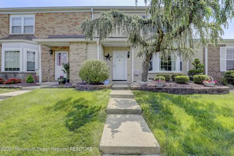 277 Bishop Ct, Old Bridge, NJ 08857
