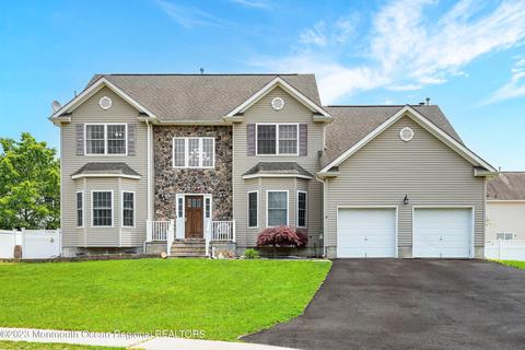 8 Key Largo Ct, Bayville, NJ 08721