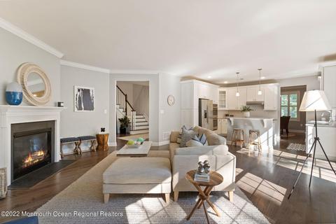 16 Carriage Gate Dr, Little Silver, NJ 07739