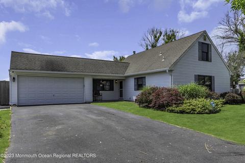 23 Appletree Rd, Howell, NJ 07731