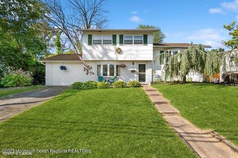 45 Citadel Dr, Jackson, NJ 08527
