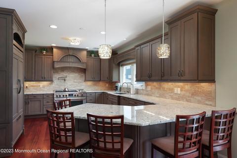 8 Benton Ave, Leonardo, NJ 07737 photo 4