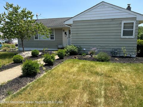 89 Pinegrove Ave, East Franklin, NJ 08873