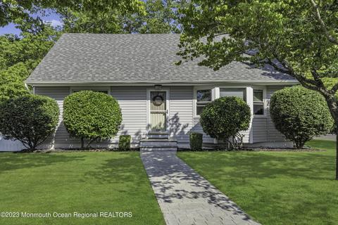 600 Forecastle Ave, Beachwood, NJ 08722