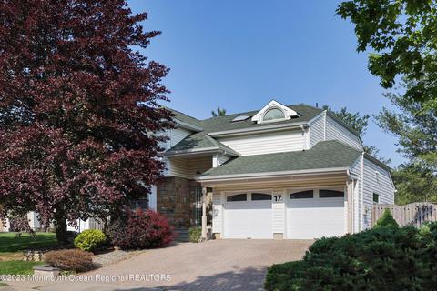 17 Cherry Creek Dr, Matawan, NJ 07747