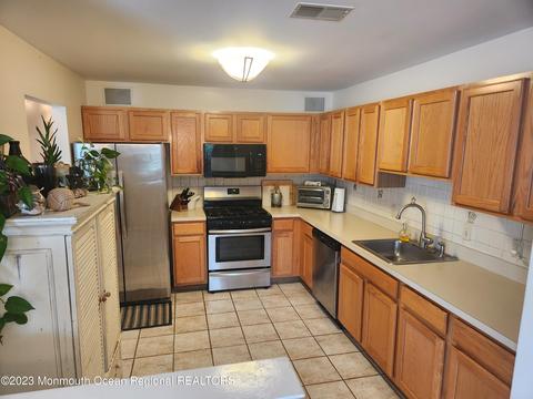 390 Deuce Dr, Wall, NJ 07719 photo 5