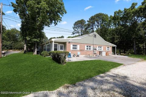 10 Cypress St #A, Toms River, NJ 08757