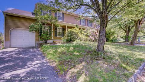 4 Allison Dr, East Brunswick, NJ 08816