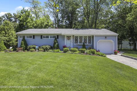 13 Cedarcrest Dr, Tinton Falls, NJ 07753