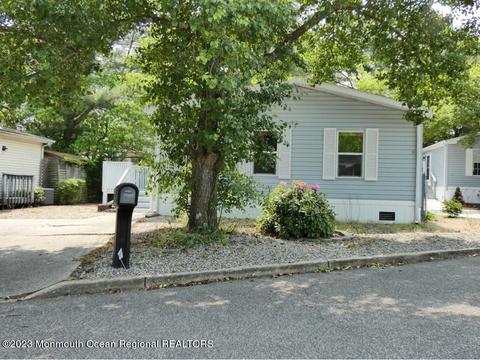 29 Oak Tree Ln, Manahawkin, NJ 08050