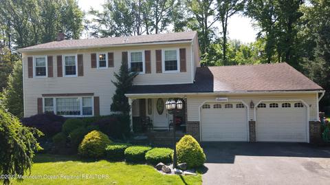 11 Grant Rd, Manalapan, NJ 07726