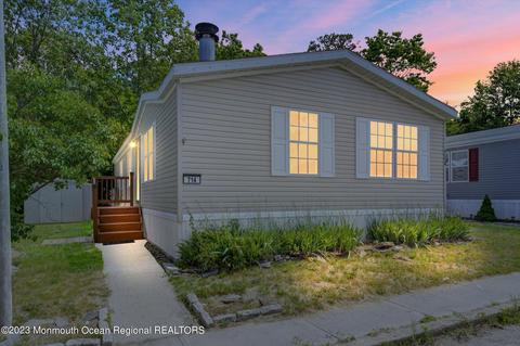 714 7th St, Jackson, NJ 08527