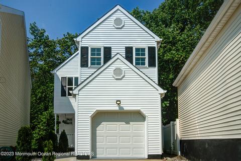 41 Oak Knoll Dr, Matawan, NJ 07747