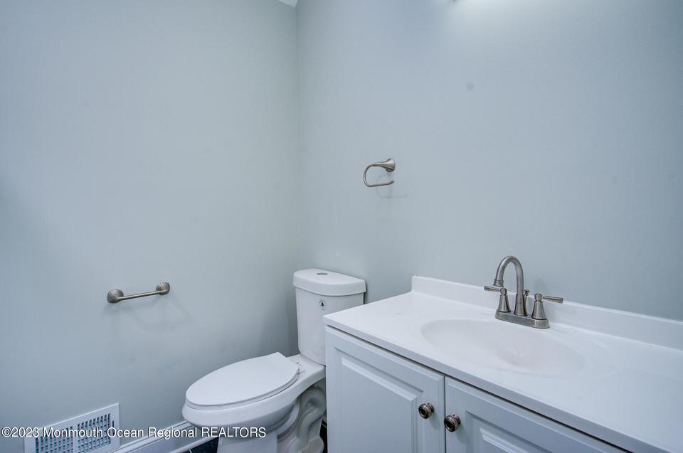  41 Oak Knoll Dr, Matawan, NJ 07747 photo 25