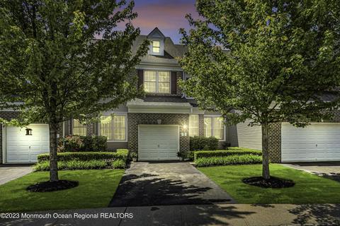 7 Demarest Dr, Manalapan, NJ 07726