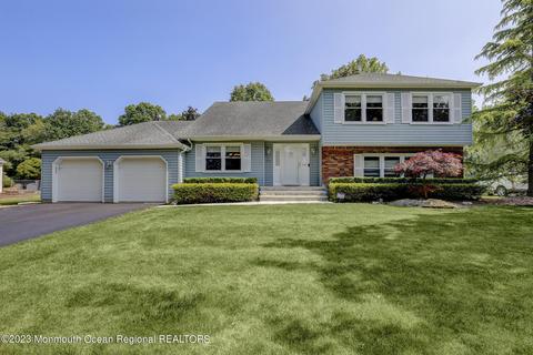 64 Cannonade Dr, Marlboro, NJ 07746
