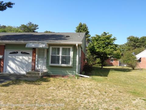 20 B Homestead Dr, Whiting, NJ 08759