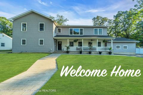 807 Derry Dr, Toms River, NJ 08753