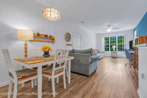 120 Sophee Ln, Lakewood, NJ 08701