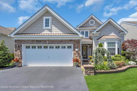 28 Gladstone St, Forked River, NJ 08731