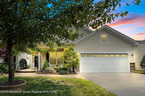 51 Huntington Dr, Jackson, NJ 08527