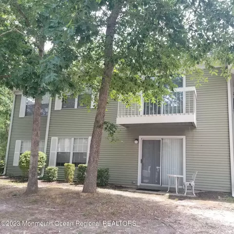 87 Club Pl, Galloway, NJ 08205