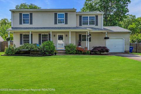 51 Camden Dr, Brick, NJ 08723