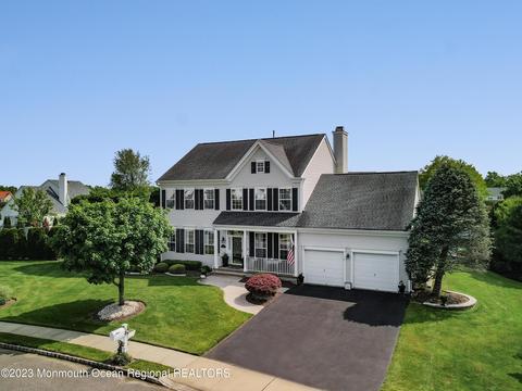 4 Woodstown Dr, Freehold, NJ 07728
