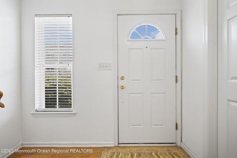 7 Kuczynski Dr #946, Parlin, NJ 08859