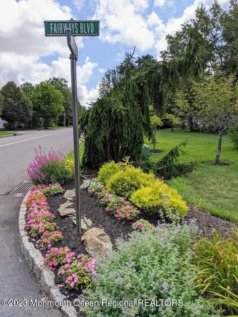 30 Ivy Hill Rd, Lakewood, NJ 08701
