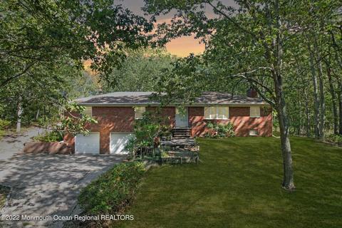 13 Francis Mills Rd, Freehold, NJ 07728