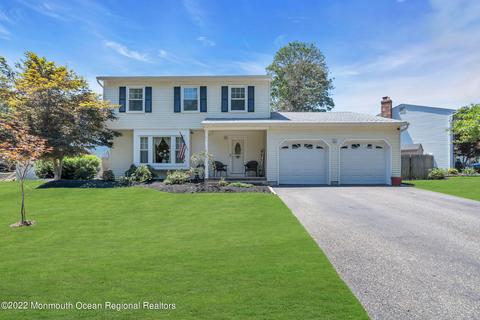 25 Cherry Tree Cir, Howell, NJ 07731