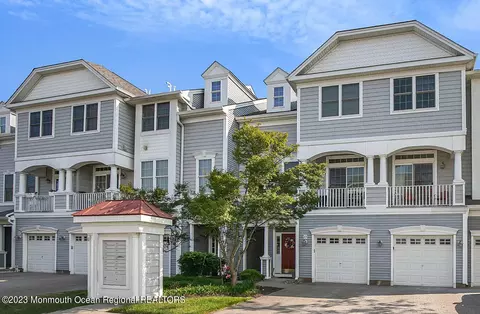 45 Skimmer Ln, Port Monmouth, NJ 07758