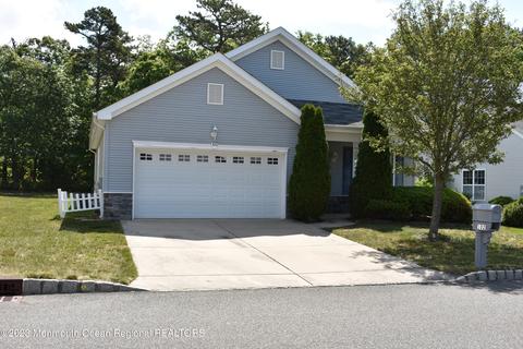102 Briarwood Dr, Little Egg Harbor, NJ 08087