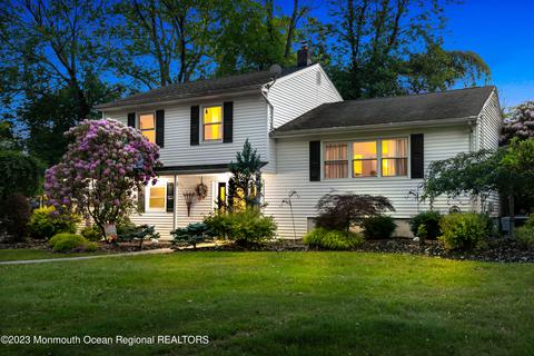 38 Normandy Ct, Middletown, NJ 07748