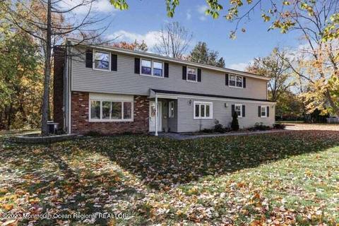 61 Lone Oak Rd, New Monmouth, NJ 07748