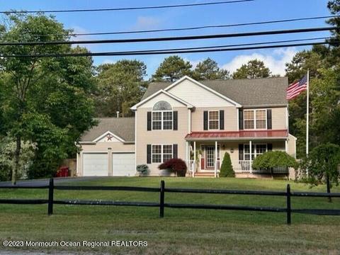 365 Lakeside Blvd, Bayville, NJ 08721