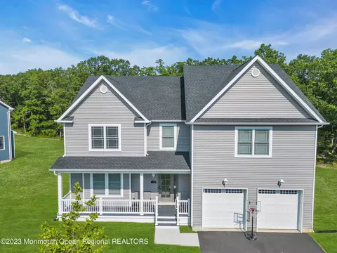 7 Sander Way, Bayville, NJ 08721
