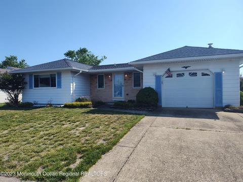 256 Harrington Dr N, Toms River, NJ 08757