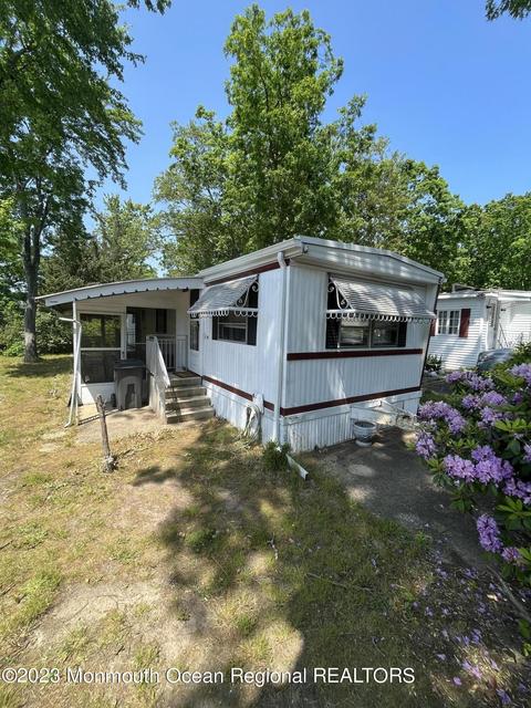 121 Roberts Rd, Toms River, NJ 08755